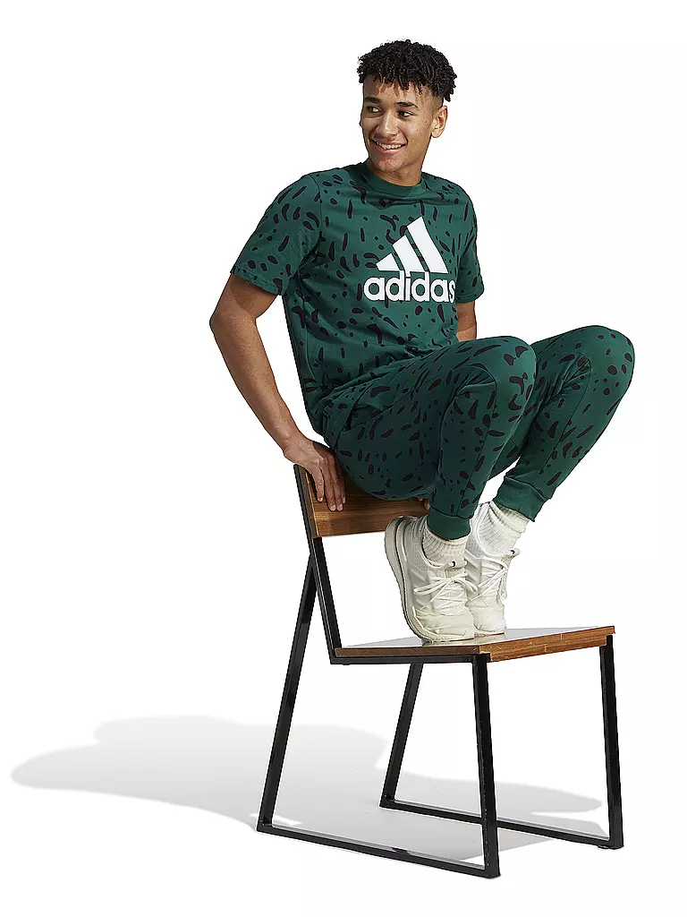 ADIDAS | Herren T-Shirt Essentials Single Logo | Verde oscuro