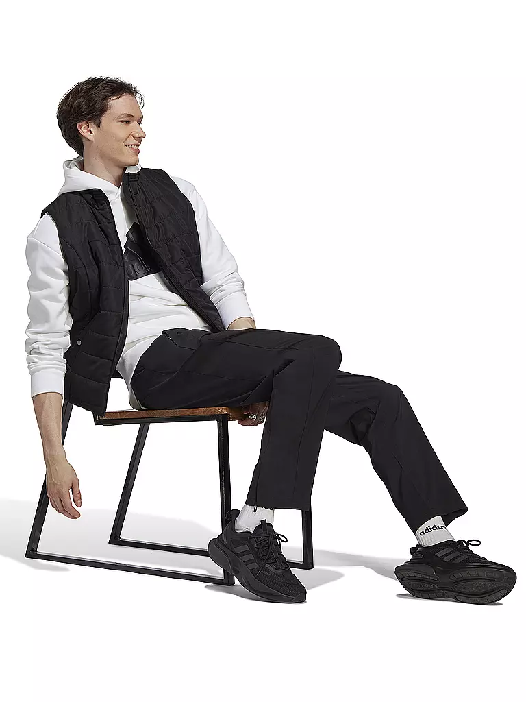 ADIDAS | Pantalón de hombre AEROREADY Essentials Stanford con dobladillo abierto y logo pequeño bordado |