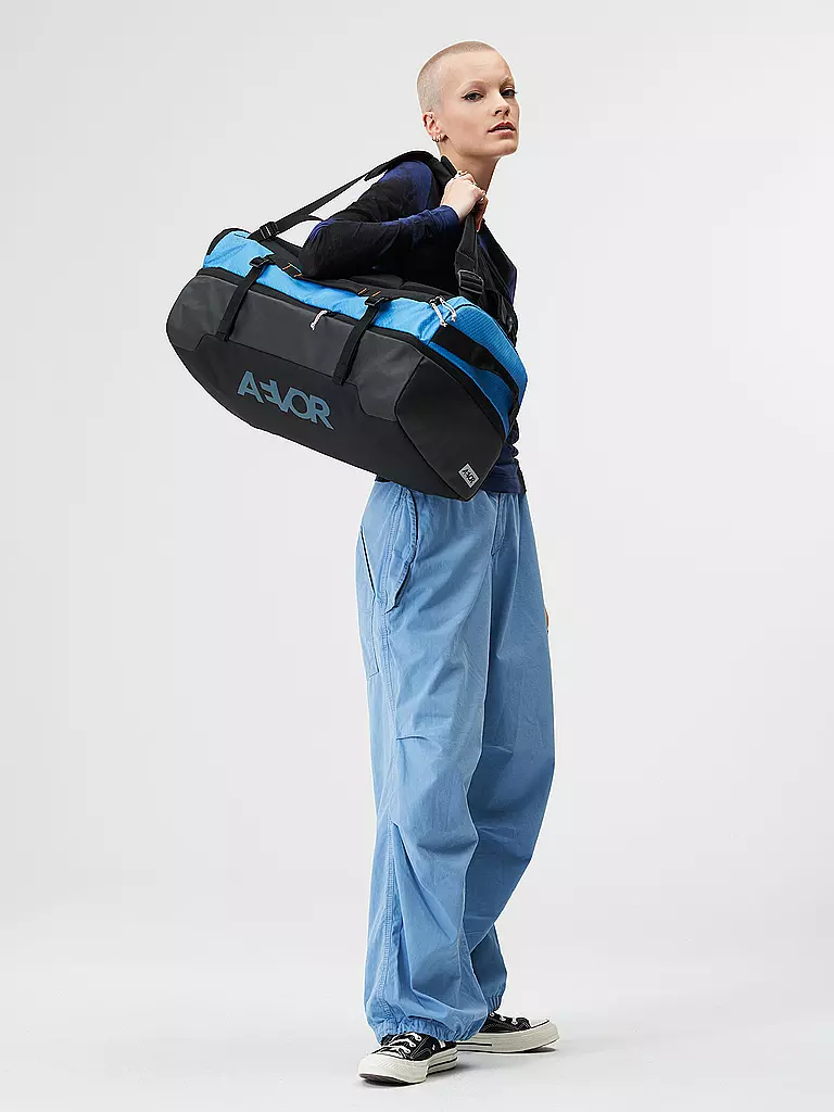 AEVOR | Bolsa de entrenamiento Duffel Pack 47l | Azul claro