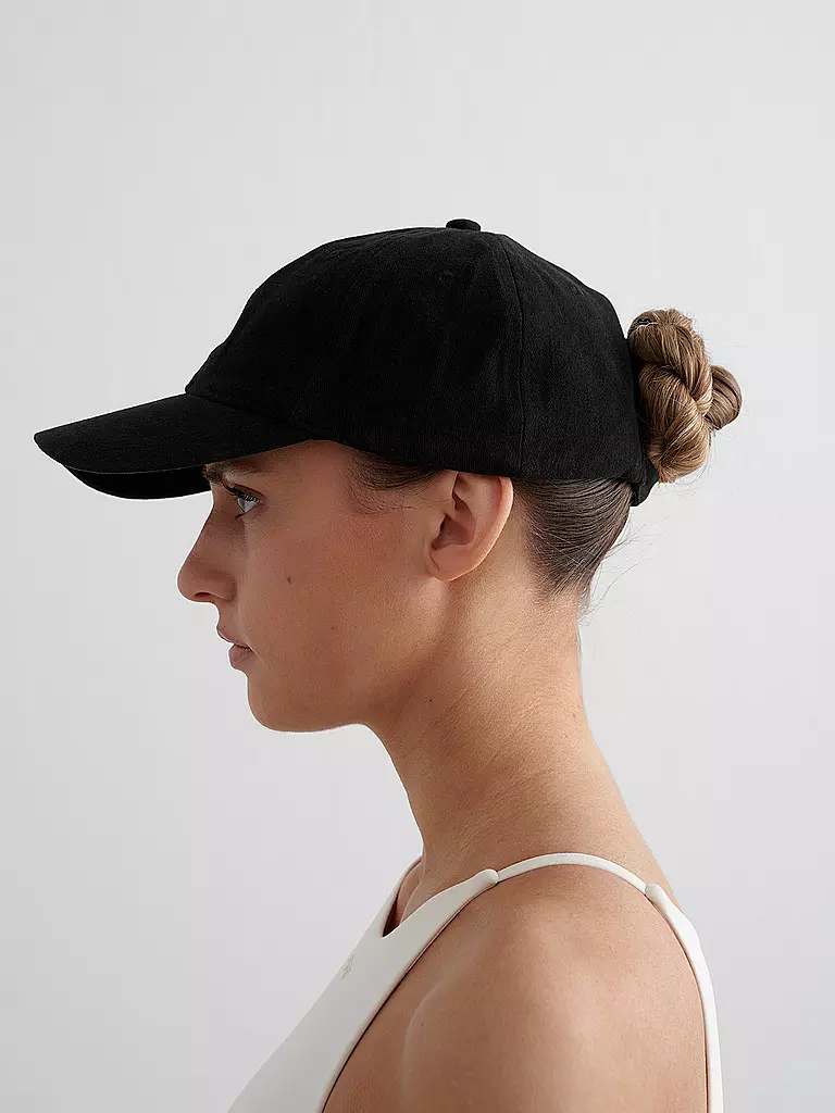 AIM'N | Gorra de mujer con logo pequeño |