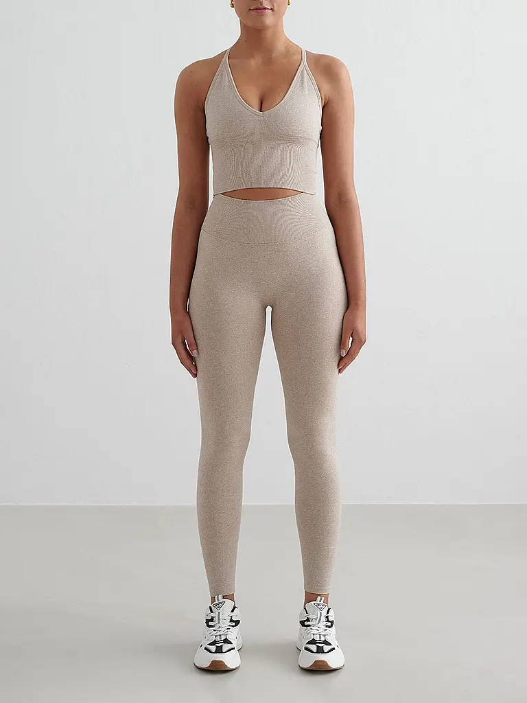 AIM'N | Sujetador deportivo para mujer Cross Back Shape Seamless | Beige