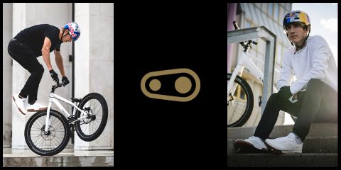 Imagen de la izquierda: Una persona realiza un truco en una bicicleta blanca, suspendida en el aire cerca de una pared. Imagen de la derecha: Una persona con un casco de marca y un suéter blanco sentada en escalones de hormigón junto a una bicicleta. Ambos están vestidos de manera informal y usan zapatos similares.