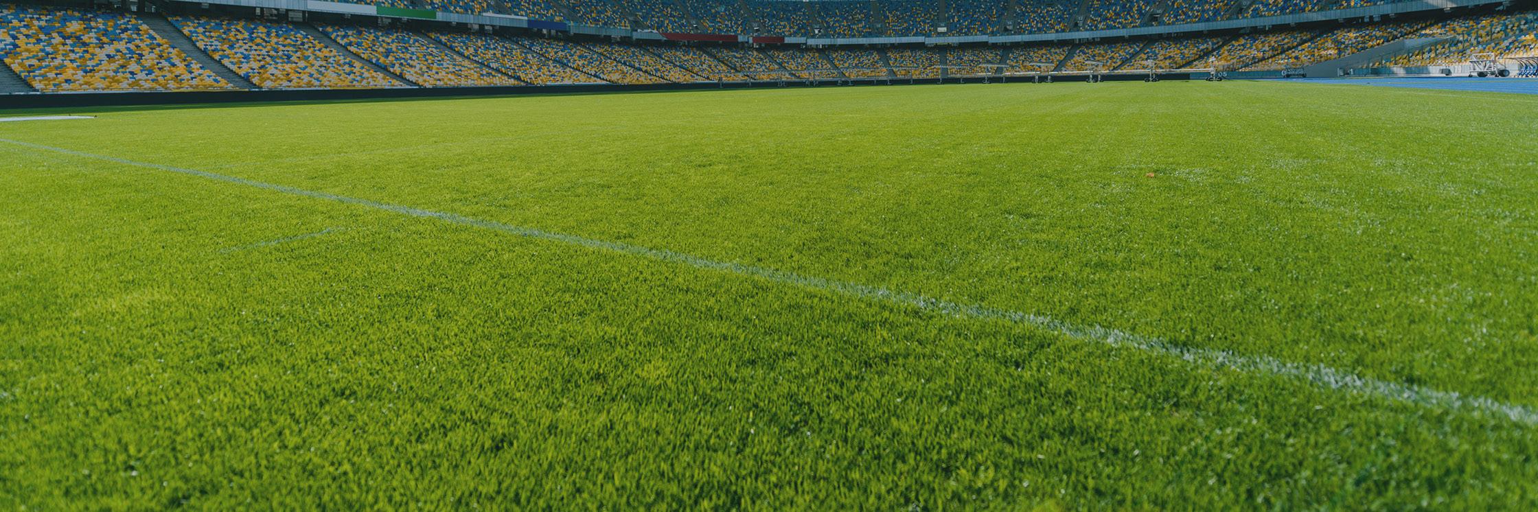 section-hintergrund-fussballstadion-fs24_2240x746-_