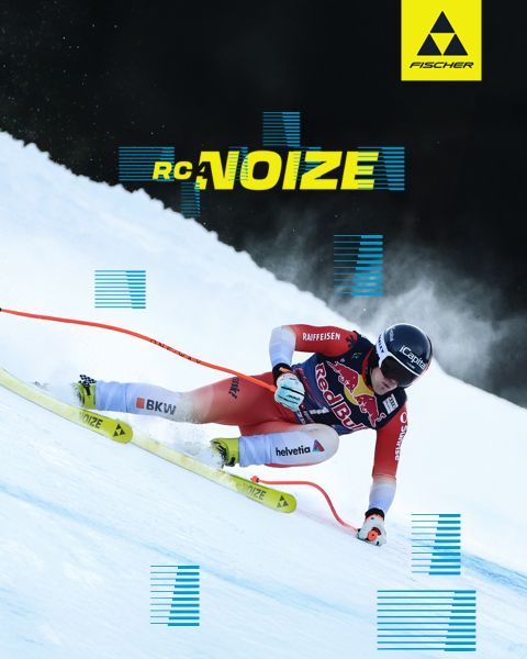 Un grupo de cuatro esquiadores con cascos y gafas protectoras están de pie frente a montañas nevadas y un coche a la deriva. Las palabras "Obsessed: The Search for the Ultimate Curve" aparecen en pantalla, junto con primeros planos de cada atleta. Se ven esquíes y logotipos debajo.