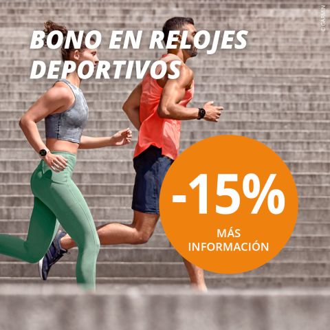 Dos personas en ropa deportiva corren al aire libre sobre escalones. El texto ofrece un 15% de descuento en relojes deportivos en español: "BONO EN RELOJES DEPORTIVOS -15% MÁS INFORMACIÓN.".
