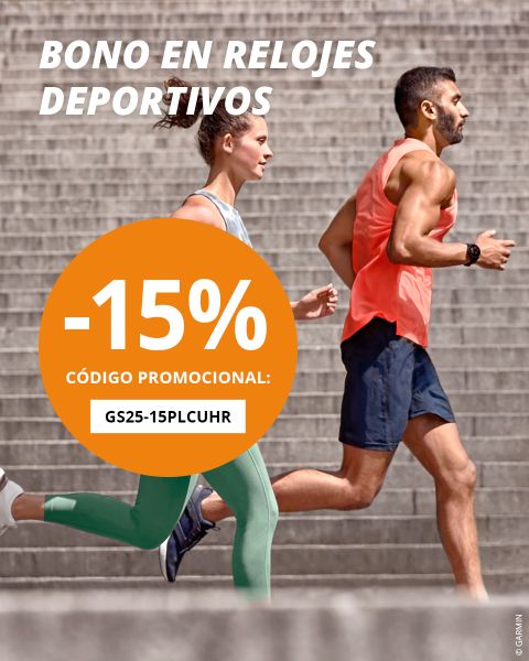 Una mujer y un hombre en ropa deportiva suben una escalera exterior. Un gran círculo naranja muestra "-15% CÓDIGO PROMOCIONAL: GS25-15PLCUHR" para un descuento en relojes deportivos, con "BONO EN RELOJES DEPORTIVOS" encima.