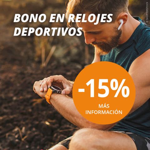 Dos personas en ropa deportiva corren al aire libre sobre escalones. El texto ofrece un 15% de descuento en relojes deportivos en español: "BONO EN RELOJES DEPORTIVOS -15% MÁS INFORMACIÓN.".
