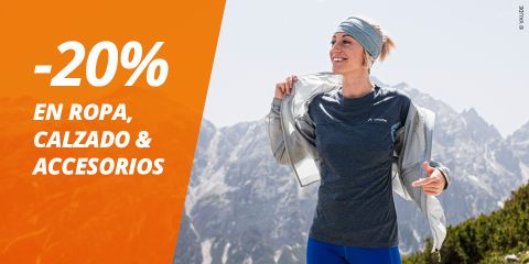 Mujer sonriente en ropa deportiva al aire libre con montañas al fondo. Texto: "-20% en ropa, calzado & accesorios" sobre un fondo naranja.