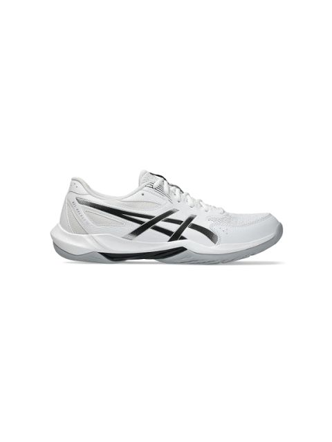 Zapatilla deportiva blanca con detalles y logotipo en negro, parte superior de malla y suela de goma, representada sobre un fondo blanco liso, vista lateral.