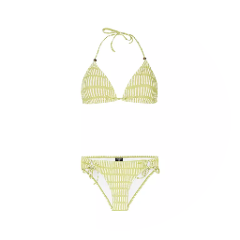 Conjunto de bikini a rayas amarillo claro y blanco con top anudado al cuello y braguita de tiro bajo sobre fondo circular blanco.