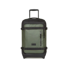 Maleta con ruedas en color verde oliva y negro, con un bolsillo con cremallera en la parte delantera y un asa telescópica, de pie en posición vertical frente a un fondo blanco.