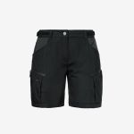 Schwarze Cargo-Shorts mit Seitentaschen mit Reißverschluss, Knopfverschluss und Gürtelschlaufen, dargestellt vor einem schlichten weißen Hintergrund.