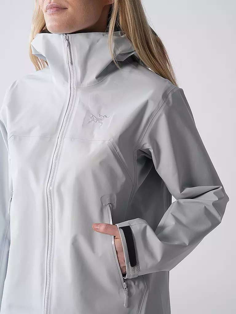 ARCTERYX | Chaqueta de senderismo para mujer Beta GTX Hoodie | Beige