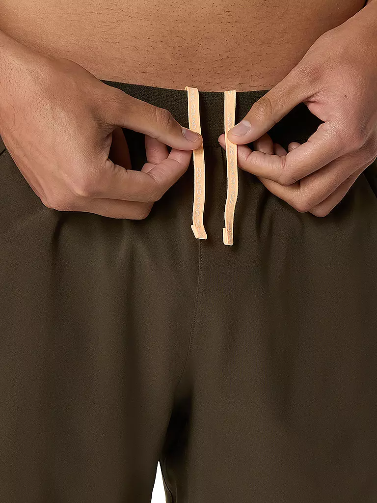 ASICS | Pantalón corto de running para hombre Road de 5 pulgadas | Marrón