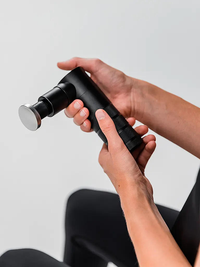 BLACKROLL | Pistola de masaje Fascia Gun |