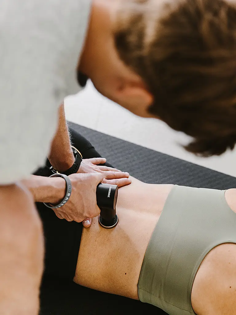 BLACKROLL | Pistola de masaje Fascia Gun |