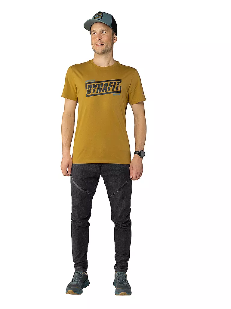 DYNAFIT | Camiseta de touring gráfica para hombre | Mostaza