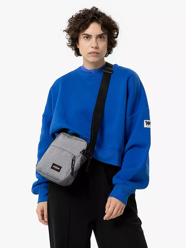 EASTPAK | Bolso The Bigger One 3L | Gris claro