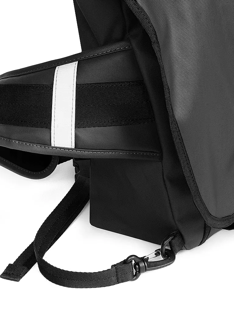 EASTPAK | Umhängetasche Messer Bike 15L | Negro