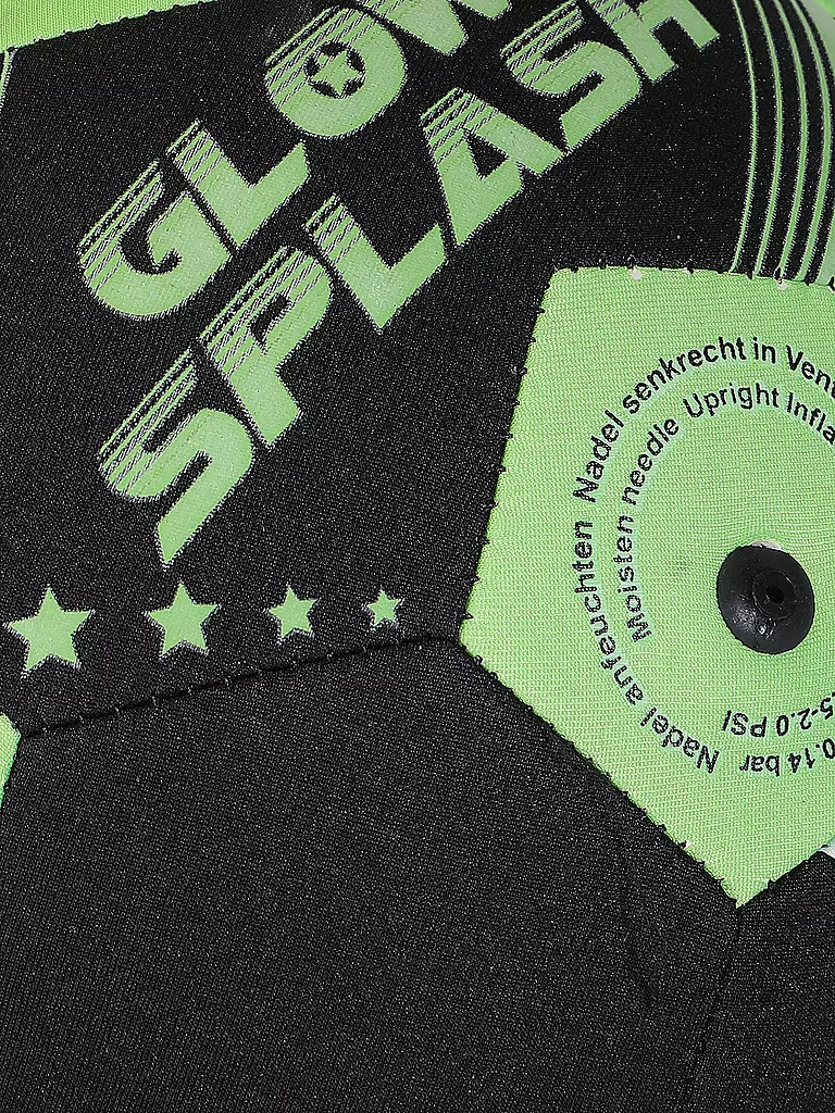 HAPPY PEOPLE | Fútbol que brilla en la oscuridad | Sin color