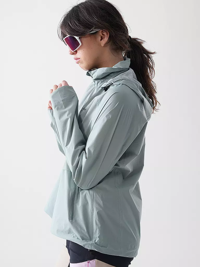 LÖFFLER | Chaqueta de ciclismo para mujer WPM Pocked CF con capucha | 