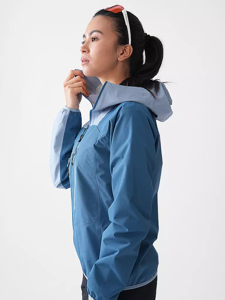 MERU | Chaqueta de senderismo para mujer Laredo 2.5L con capucha |