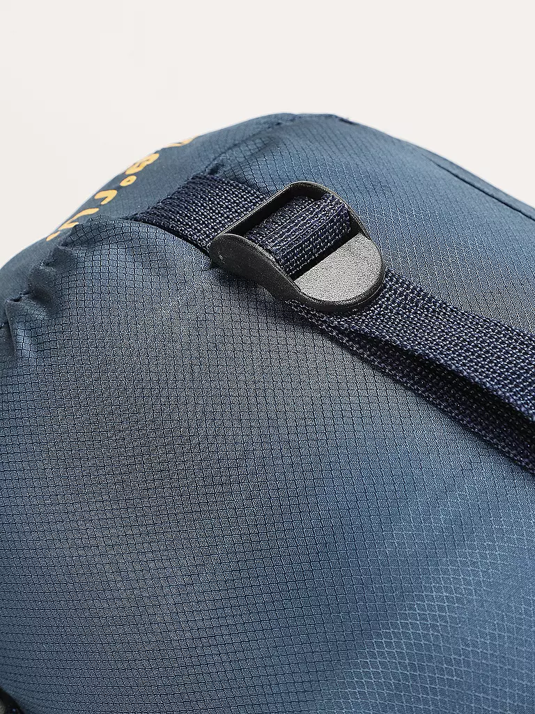 MERU | Saco de dormir de fibra sintética Isar 11 M 35x18cm 1000g |