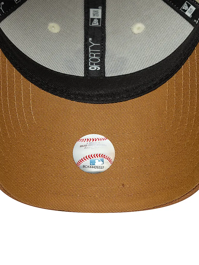 NEW ERA | Gorra de mujer Faux Suede 9FORTY | 