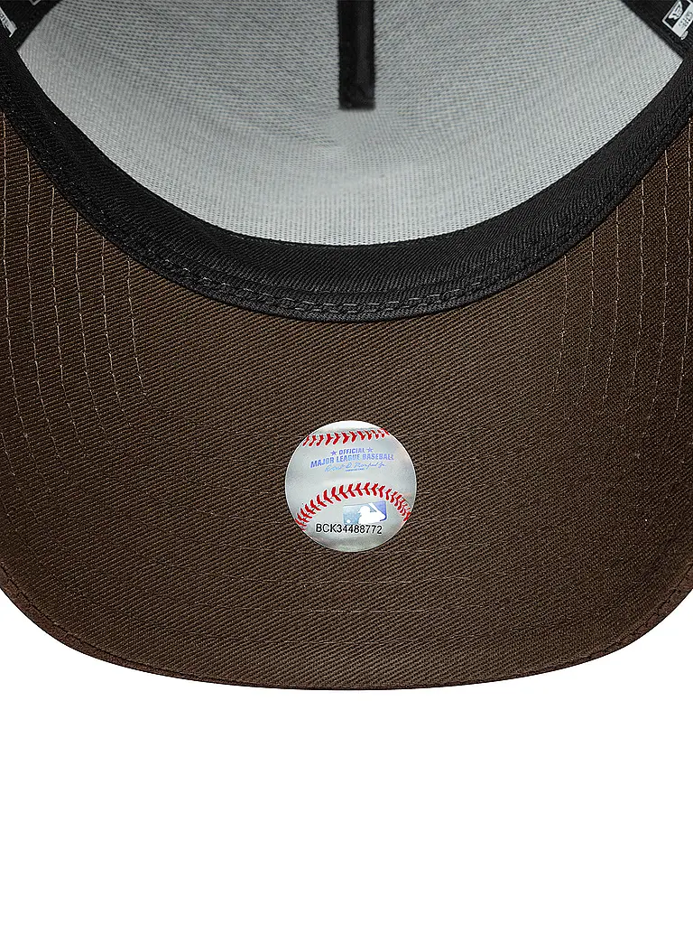 NEW ERA | Gorra Suede Visor E-Frame | Verde oscuro