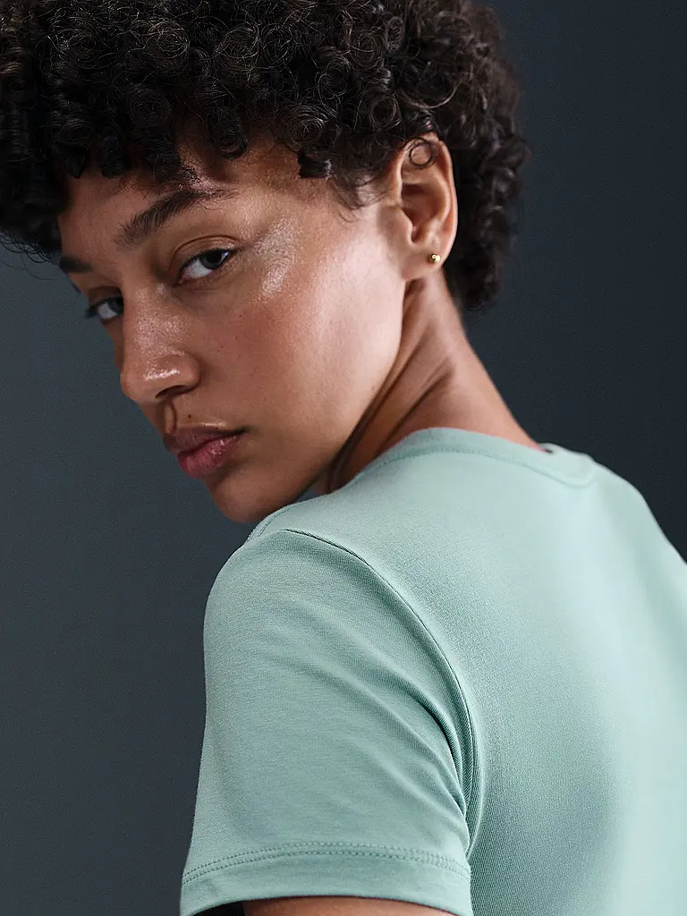 NIKE | Camiseta de mujer Sportswear Chill Knit |