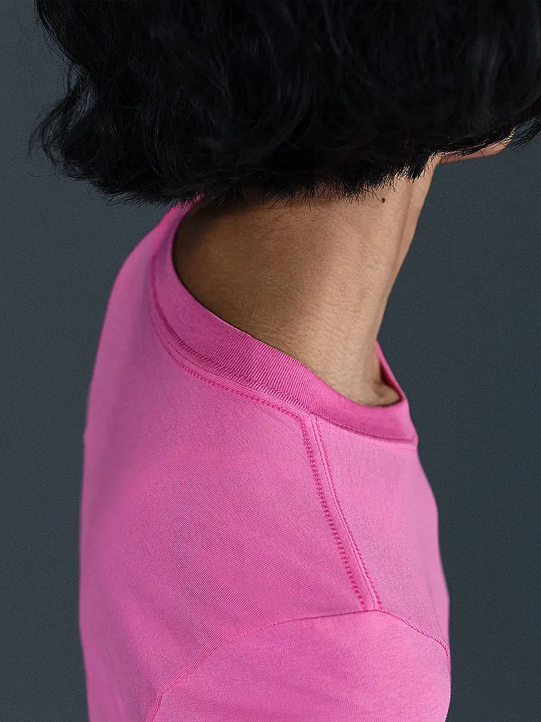 NIKE | Camiseta de mujer Sportswear Chill Knit | Baya