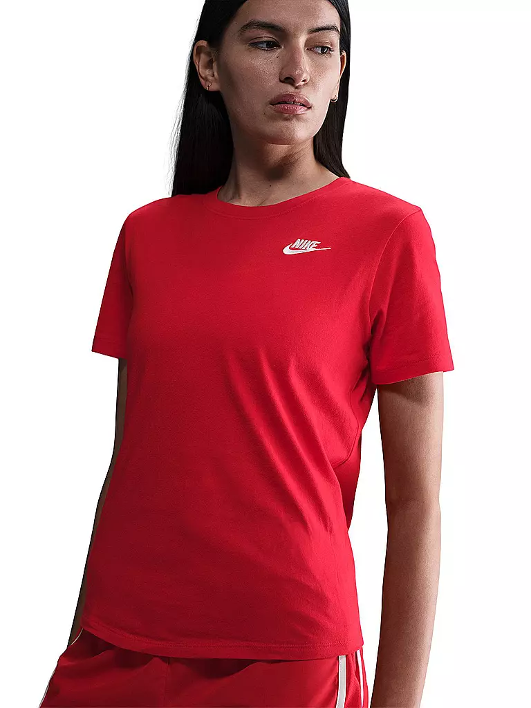NIKE | Camiseta de mujer Sportswear Club Essentials | Rojo