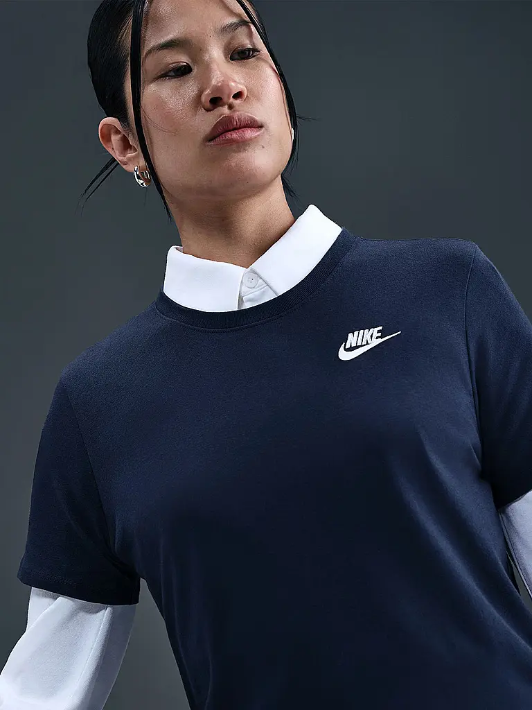NIKE | Camiseta de mujer Sportswear Club Essentials |