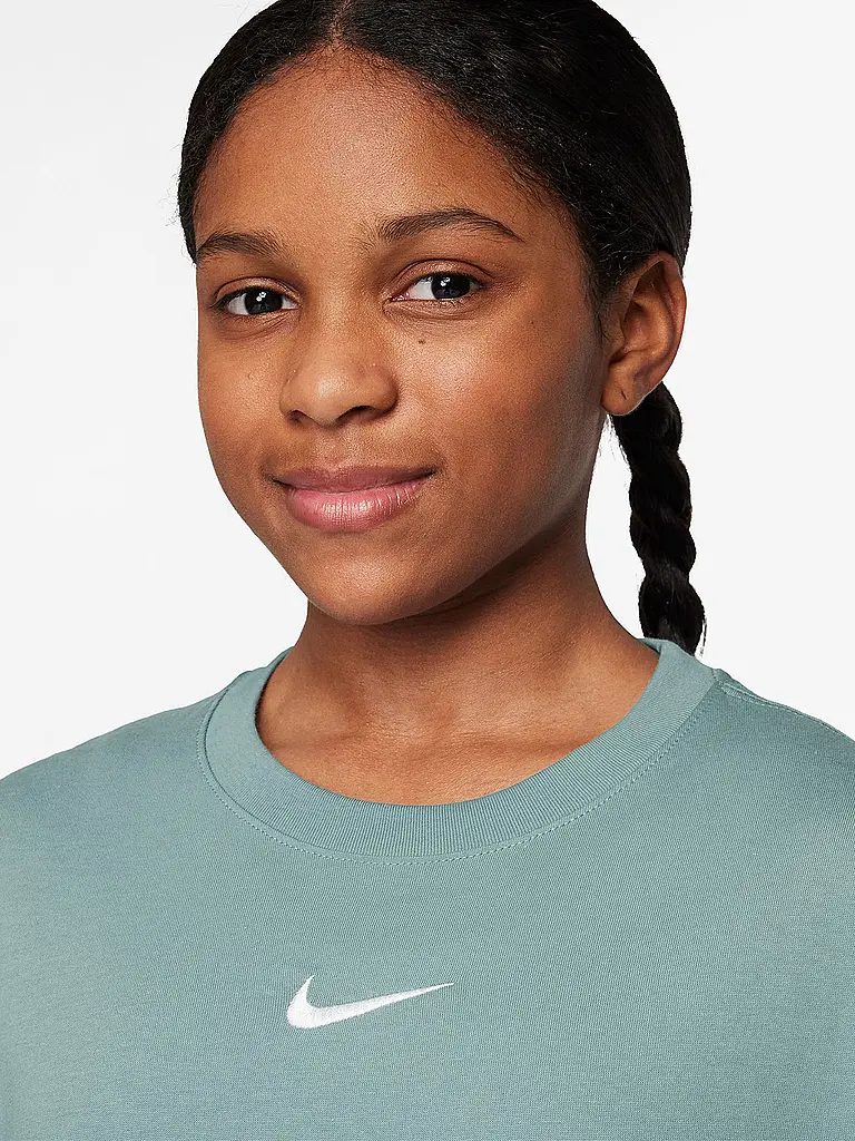 NIKE | Camiseta de niña Sportswear Essential |