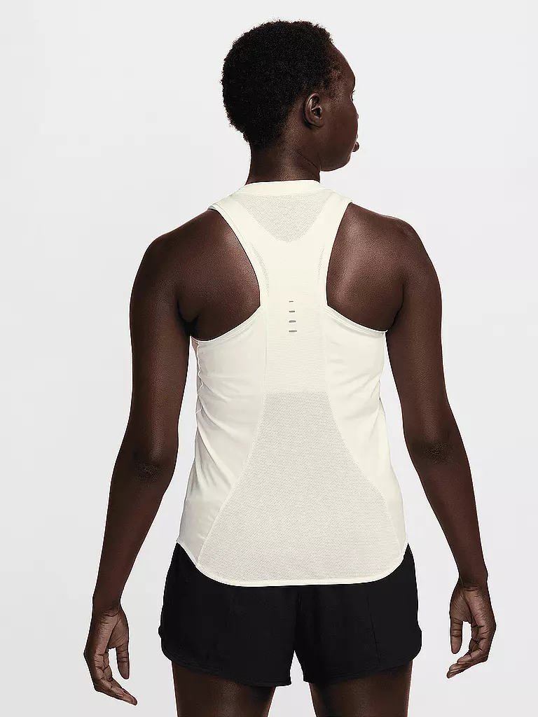 NIKE | Camiseta de running Swift para mujer |