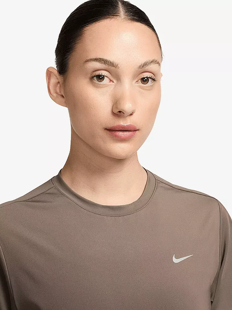 NIKE | Camiseta de running Swift para mujer | Marrón