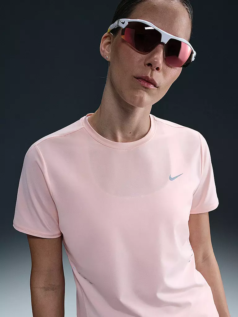 NIKE | Camiseta de running Swift para mujer |