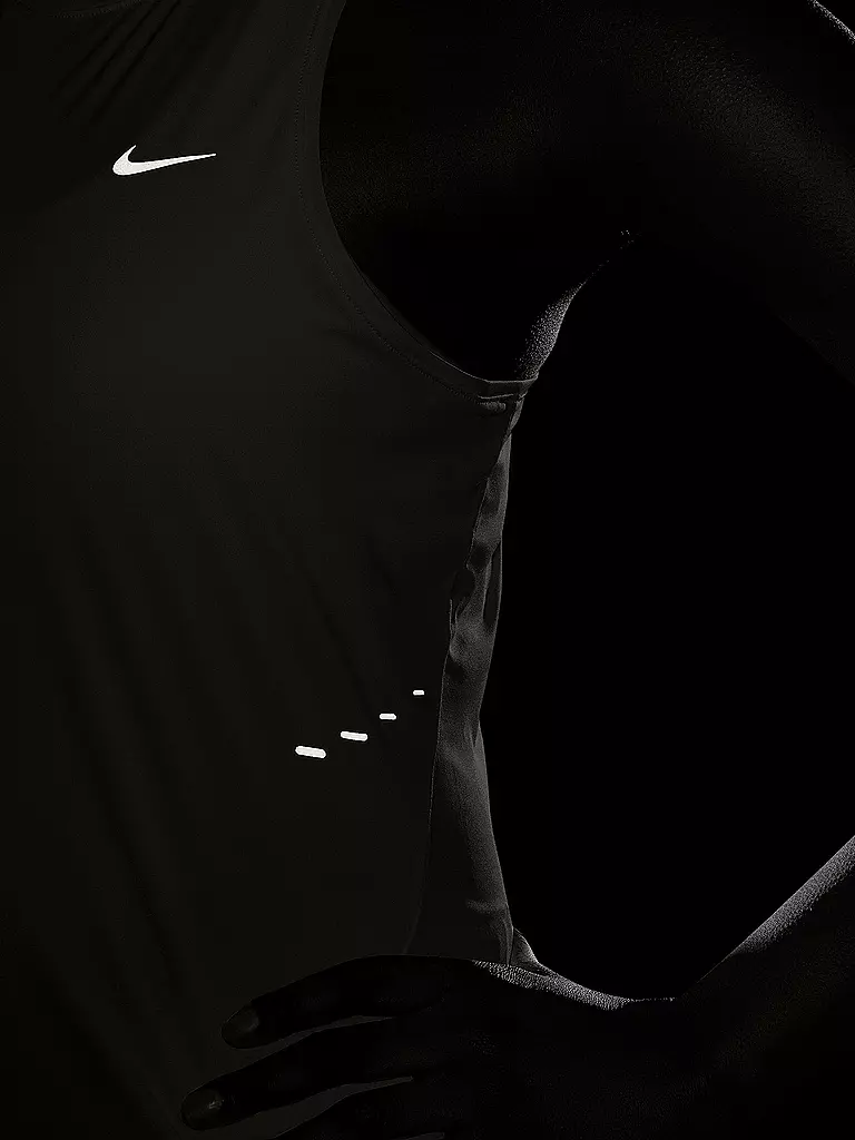 NIKE | Camiseta de running Swift para mujer |