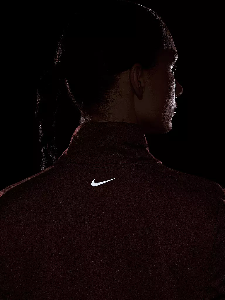 NIKE | Camiseta de running Swoosh para mujer |