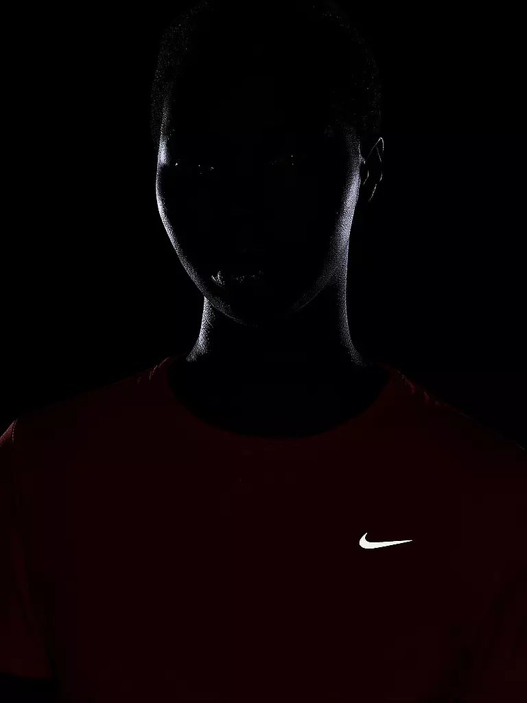 NIKE | Camiseta de running Tempo para mujer |