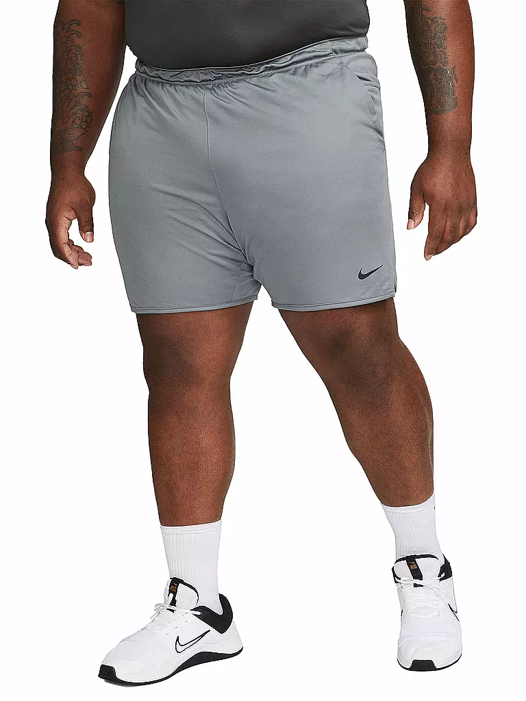 NIKE | Pantalón corto de fitness para hombre Dri-FIT Totality | Gris claro