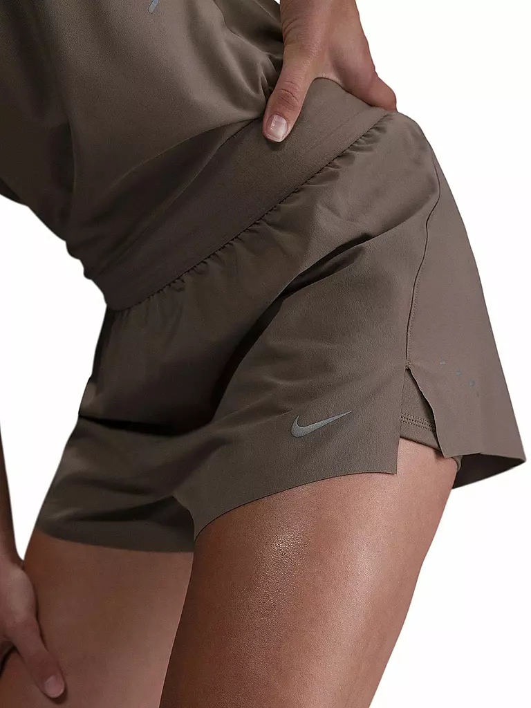 NIKE | Pantalón corto de running Swift para mujer | Marrón