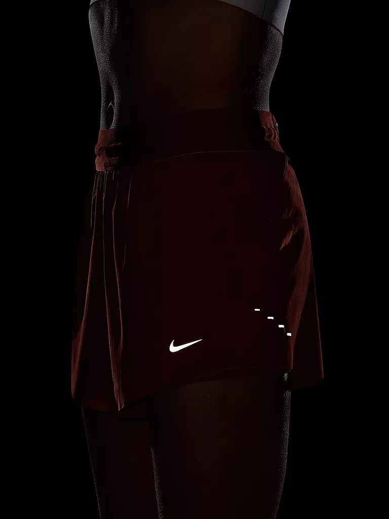 NIKE | Pantalón corto de running Swift para mujer | Rojo