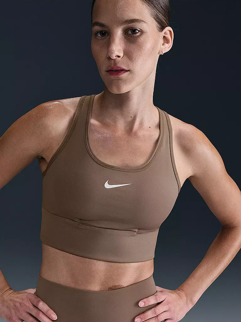 NIKE | Sujetador deportivo para mujer Swosh Longline de sujeción media | 