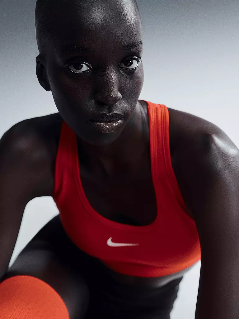 NIKE | Sujetador deportivo Swoosh de sujeción media para mujer |