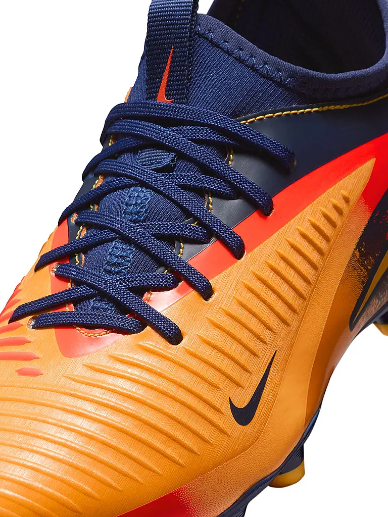 NIKE | Zapatillas de fútbol para niños Phantom 6 Low Academy Erling Haaland |