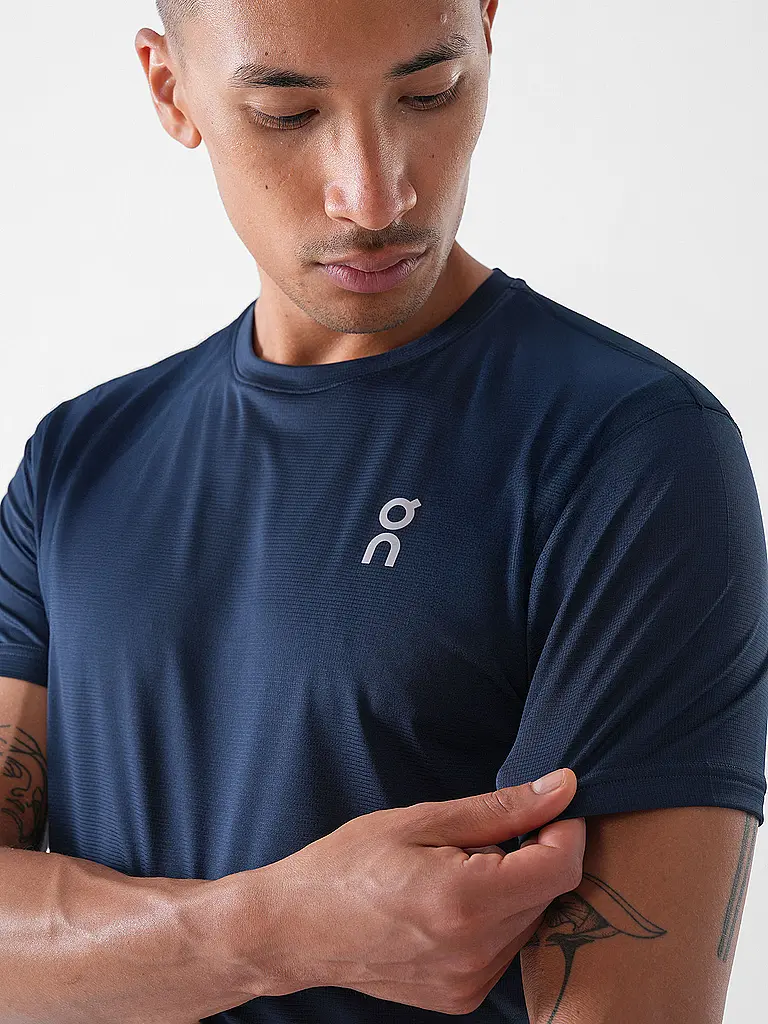 ON | Camiseta de running Core-T para hombre | Azul oscuro