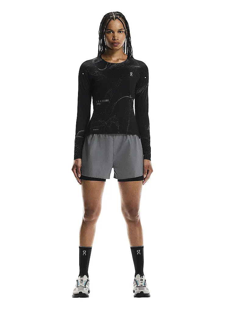 ON | Camiseta de running de manga larga Performance Long-T Lumos para mujer | Negro