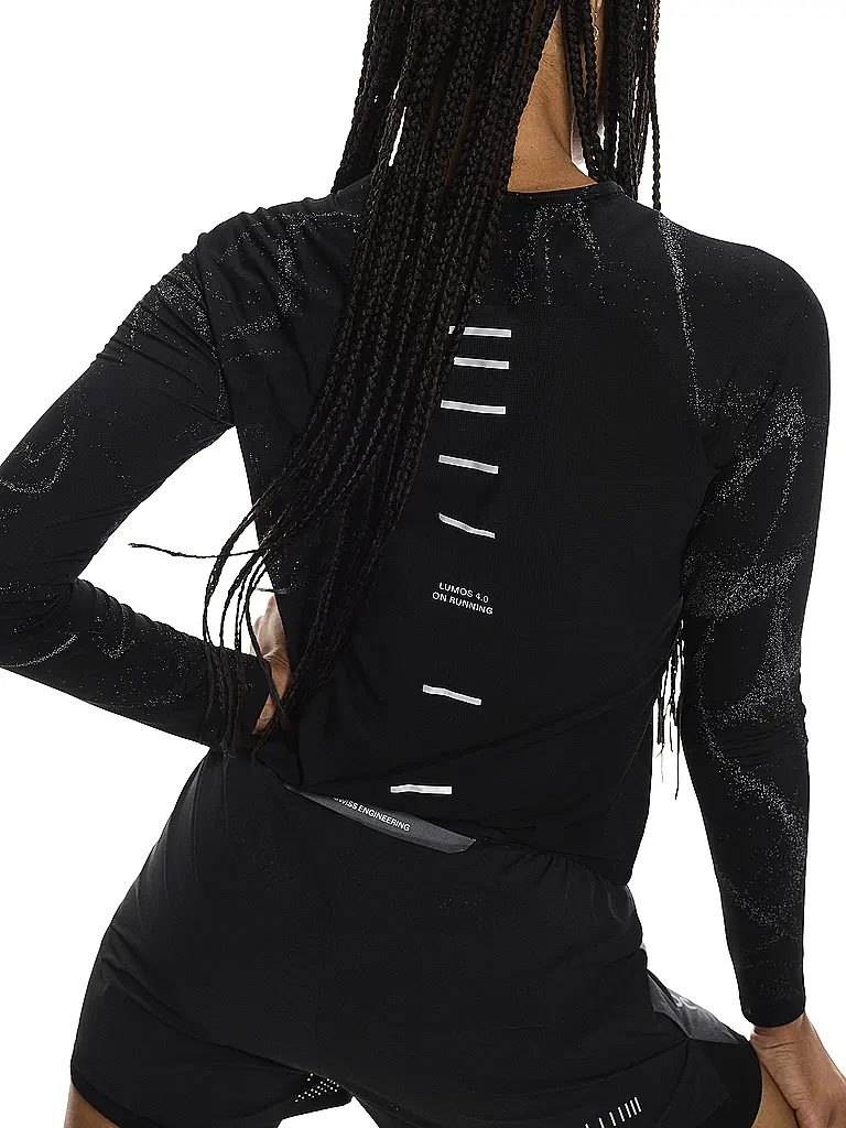 ON | Camiseta de running de manga larga Performance Long-T Lumos para mujer | Negro