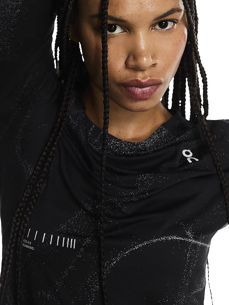 ON | Camiseta de running de manga larga Performance Long-T Lumos para mujer | Negro